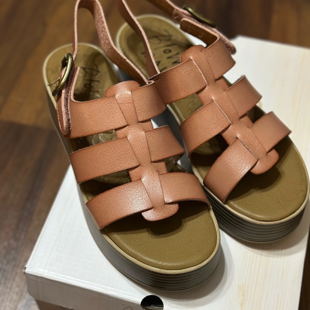 Blowfish Women's Tan Sandals